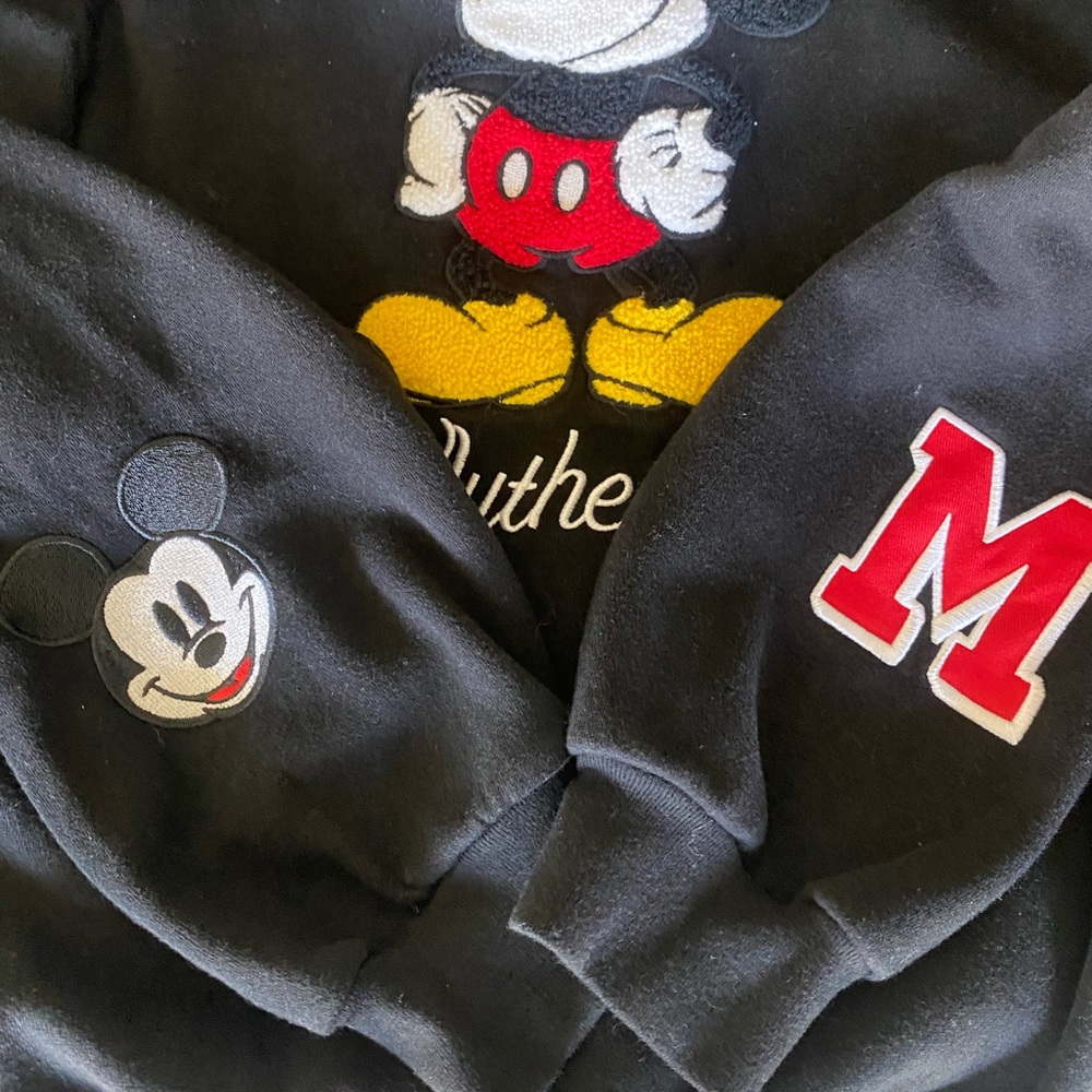 Disney Black Crewneck Mickey Mouse Sweater like new no call outs - Picture 6 of 7
